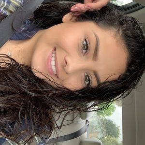 Meet your Posher, Magaly